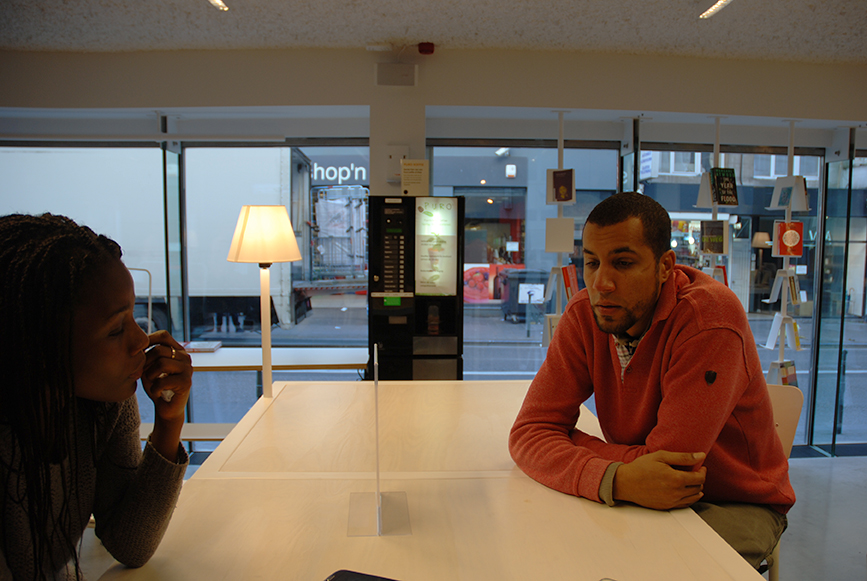 Jordie rencontre et interroge Tayino Chérubin, éducateur de rue, à propos des jeunes et du décrochage scolaire.